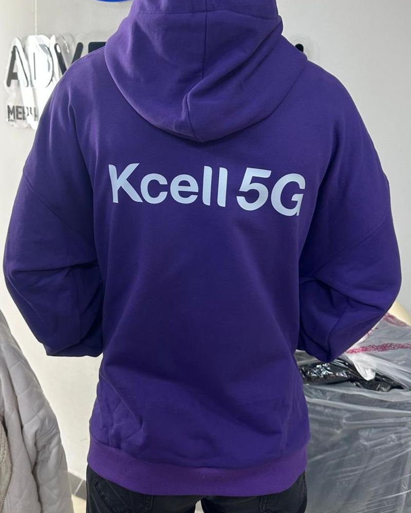 Худи Kcell 5G с нанесением на спине